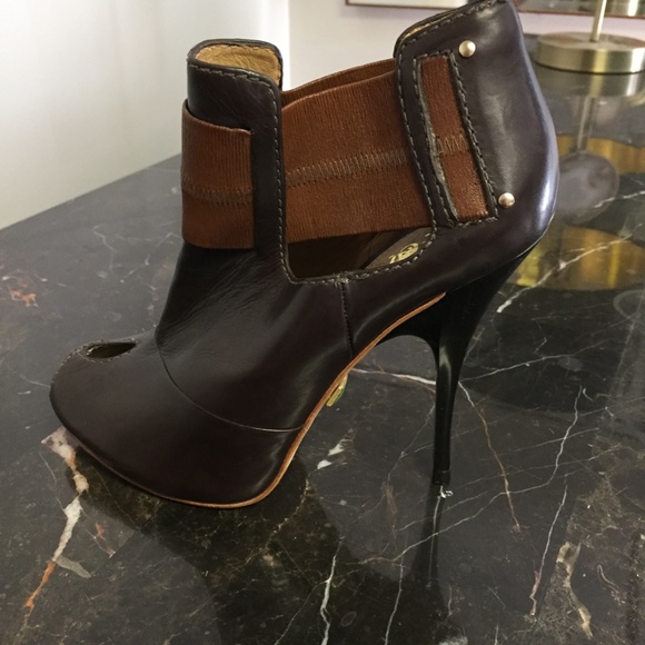 LAMB stiletto leather booties, NWT, authentic, stated size 7.5 =7 or 6.5… - Picture 7 of 8